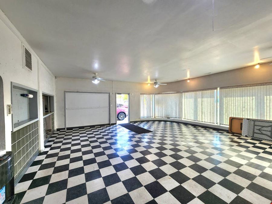 200 W. 1st St.