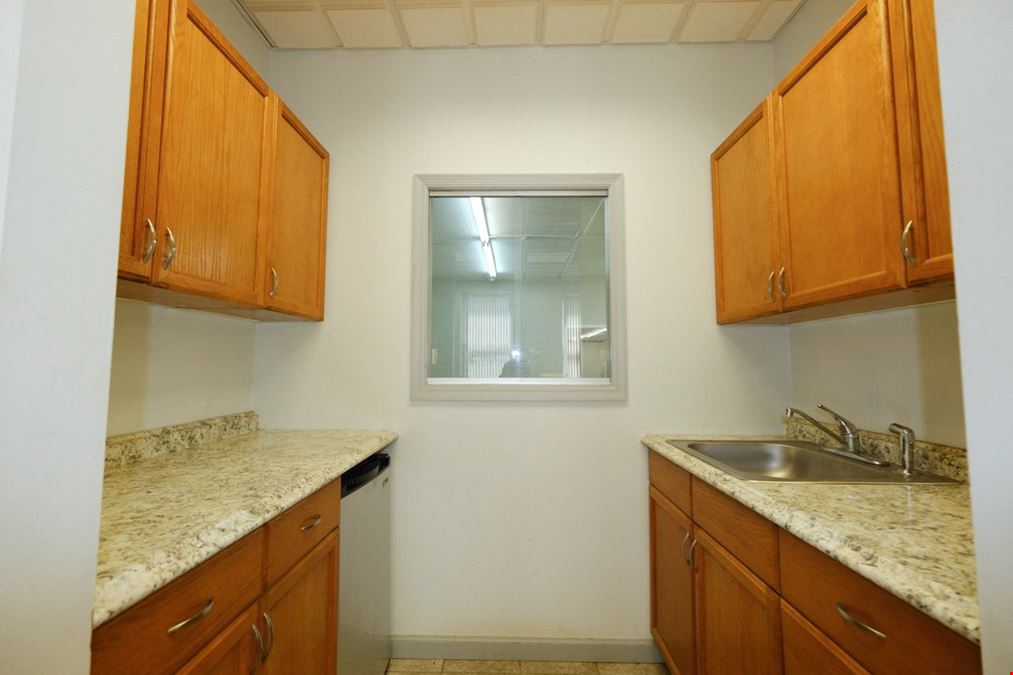 30 W Price St