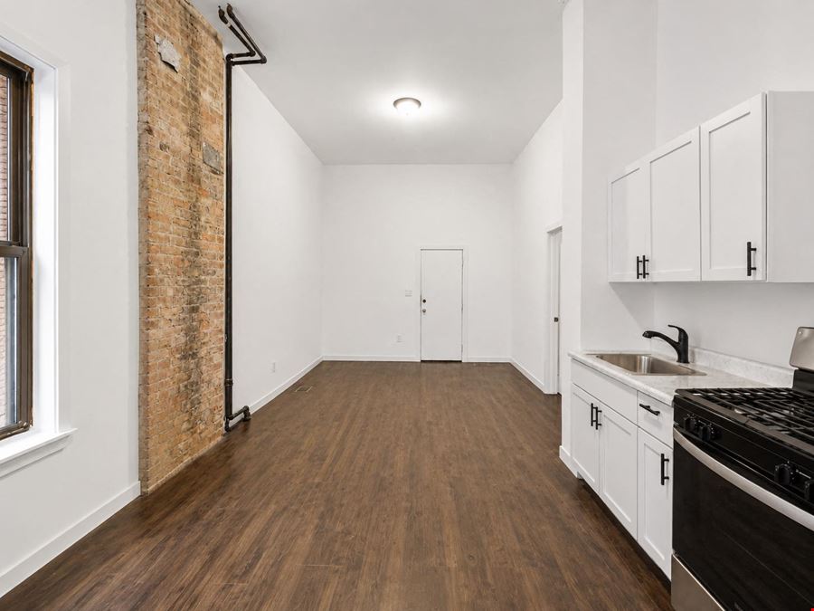 8714 S. Commercial Ave.