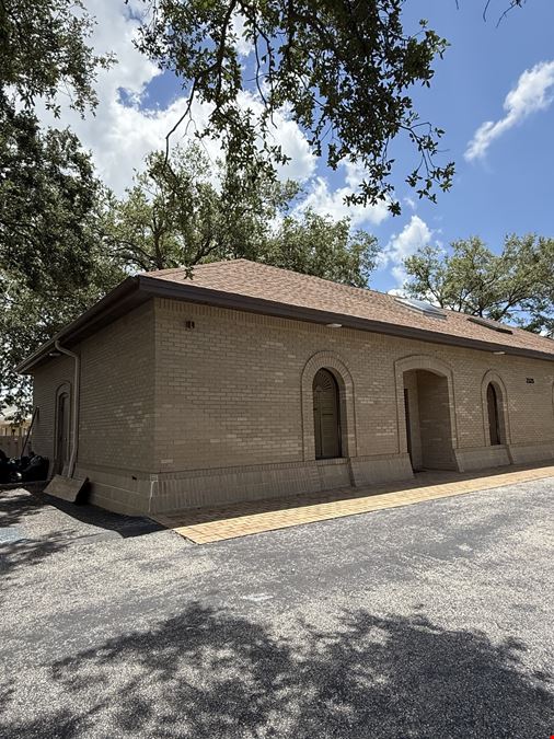 2325 S Tamiami Trl