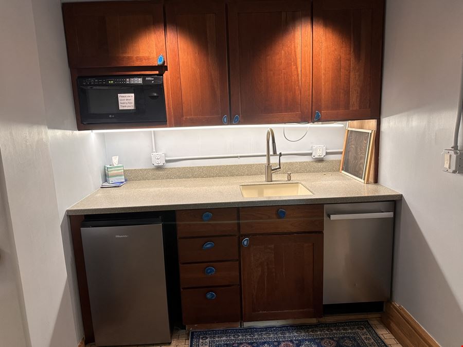 830 Cottageview Dr, Suite 102