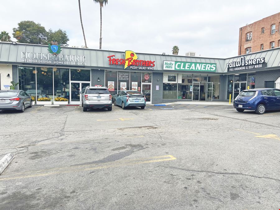 Turn Key Nail Salon in Bustling Hollywood Shopping Center