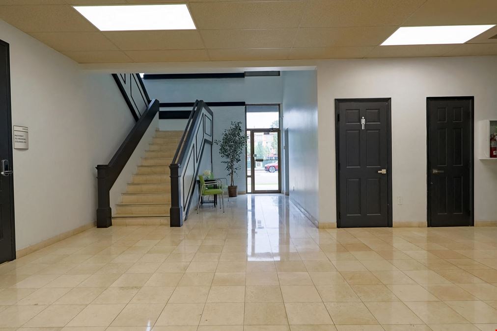 Professional Office Suite For Lease