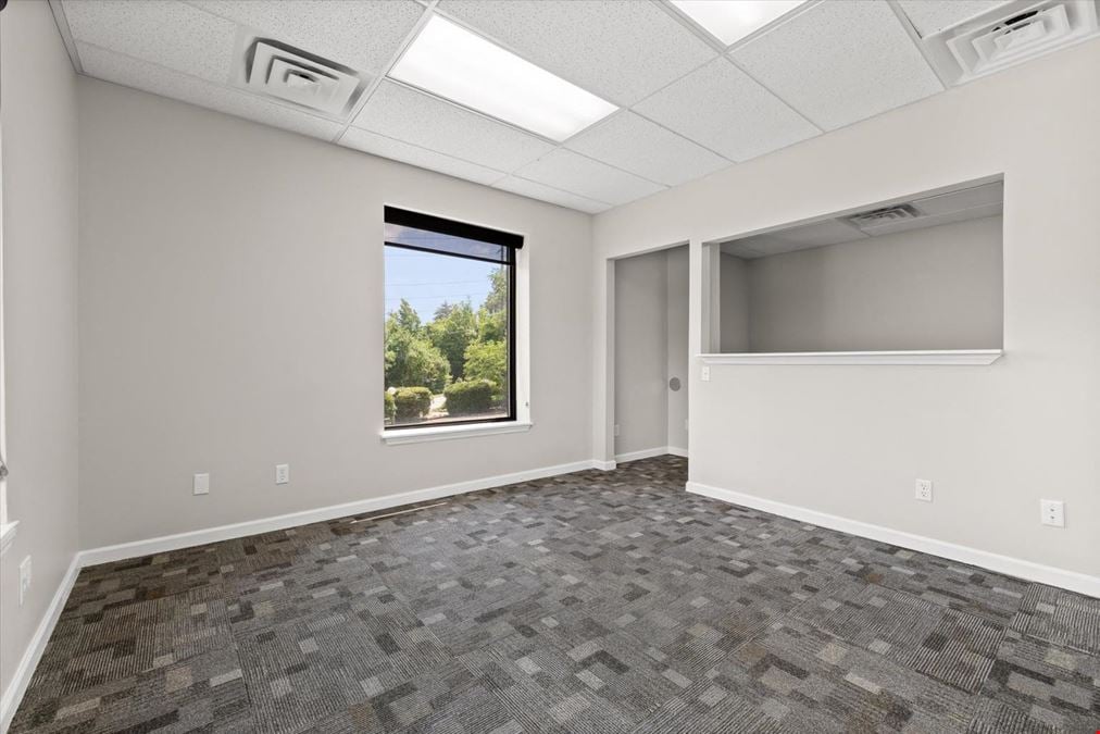2 Executive Suites 