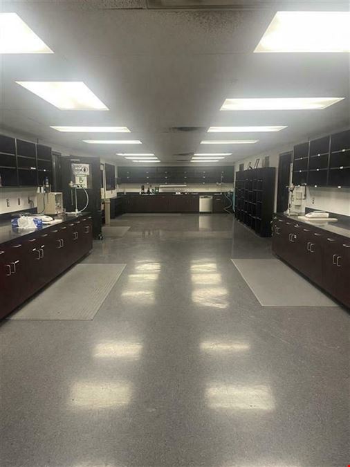 Large Industrial / Office-Lab For Sale