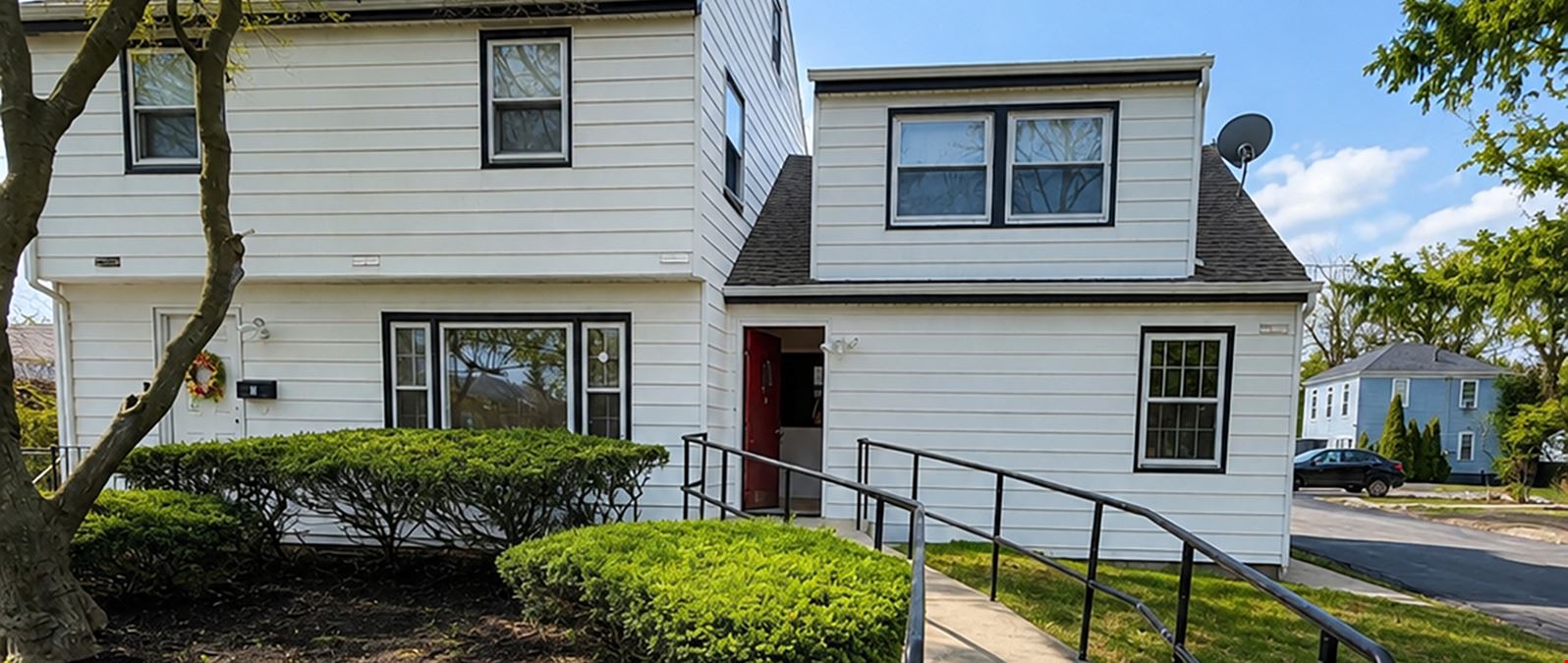 ±2,000 SF Medical/Retail/Office Space For Lease