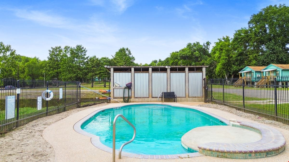 Turnkey Lakefront Recreational Property– Cabins, Sites & Endless Recreation