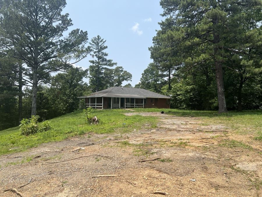 Secured Storage/Parking Lot + 2k/SF Building - Hwy 41