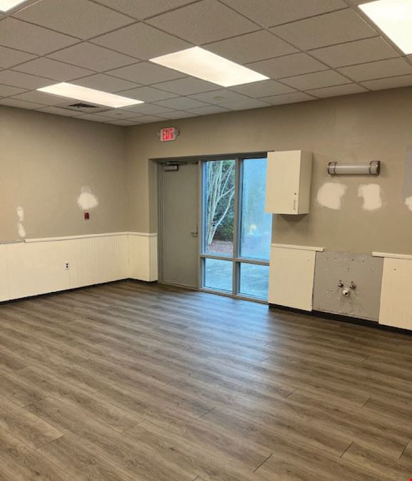 104 Commercial Avenue