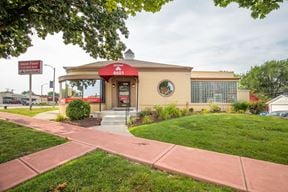 Prime Freestanding Retail/Office on Hampton Ave.