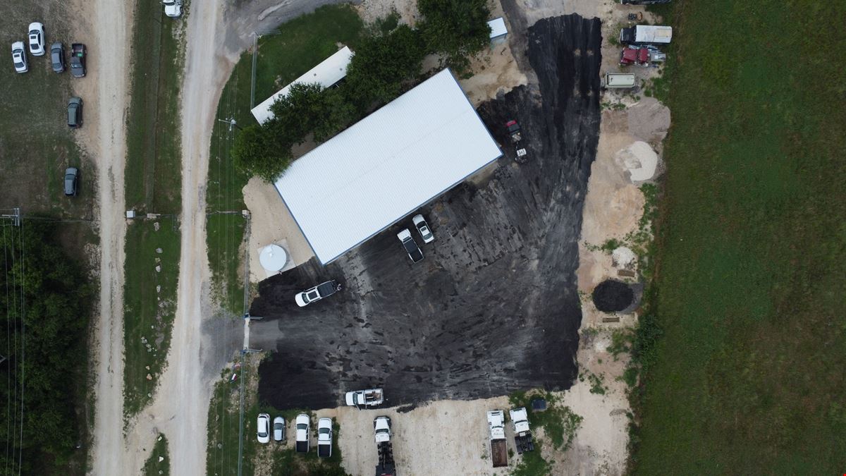 8470 North IH 35 Service Road
