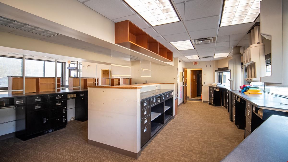 Center Street Premier Flex-Commercial Space 
