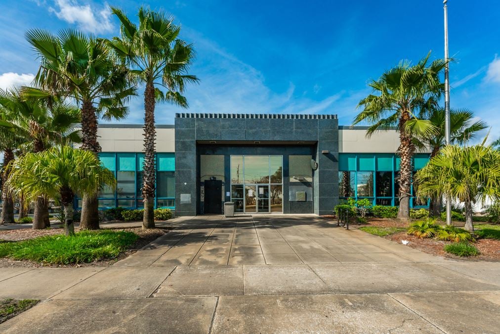 Former Bank Branch/Call Center/Open Office-Downtown Daytona Beach-4,800 - 26,000 SF