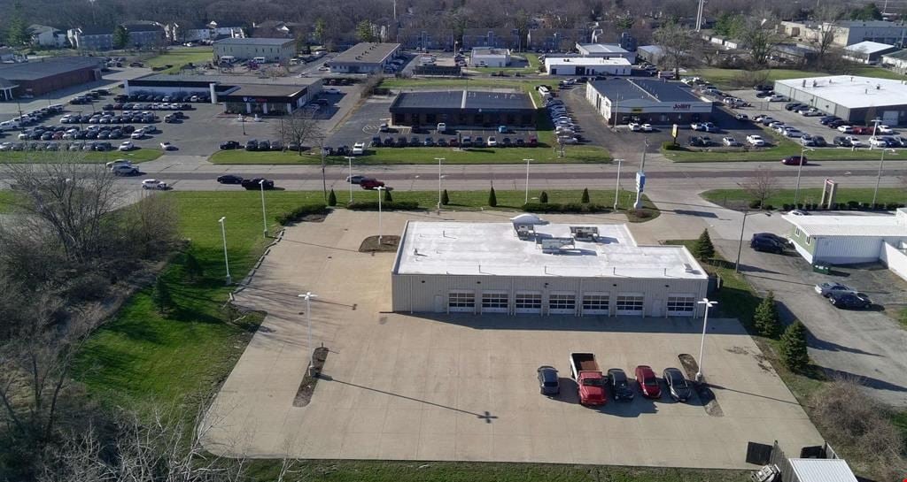 1613 W Pioneer Pkwy