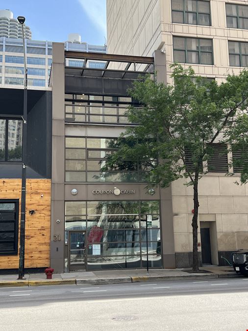 21 W Illinois St