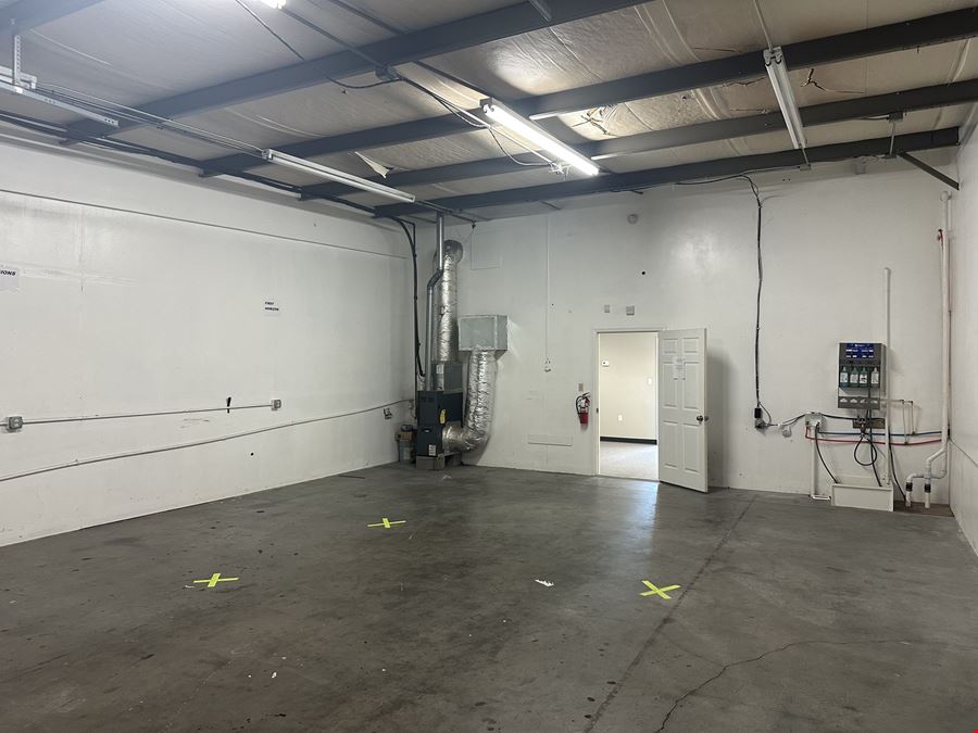Office/Flex/800 sf Warehouse/700 Office/West Knoxville