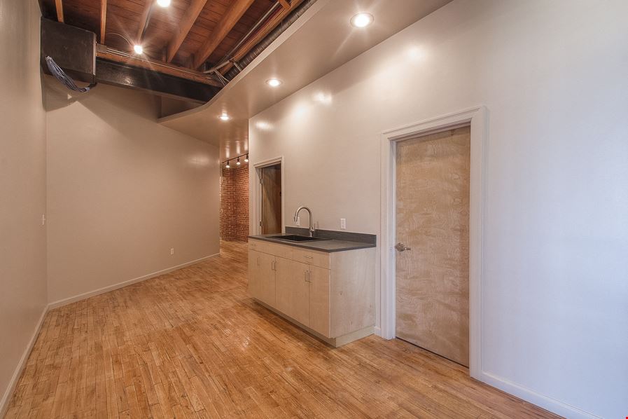 1625 Oak