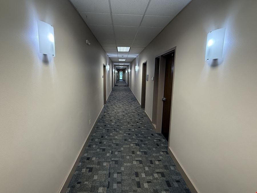 868 SF Corner Office Suite