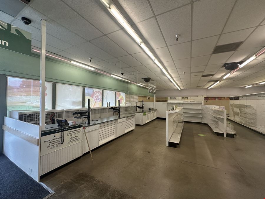 2086 Foothill Boulevard