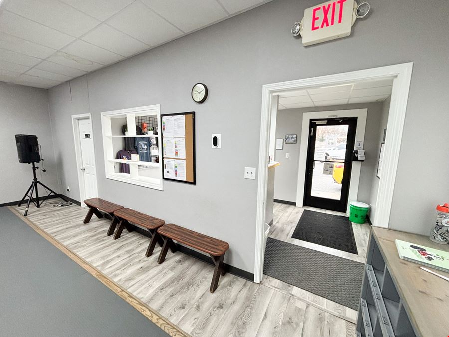 2,472 SF Retail Building for Sale