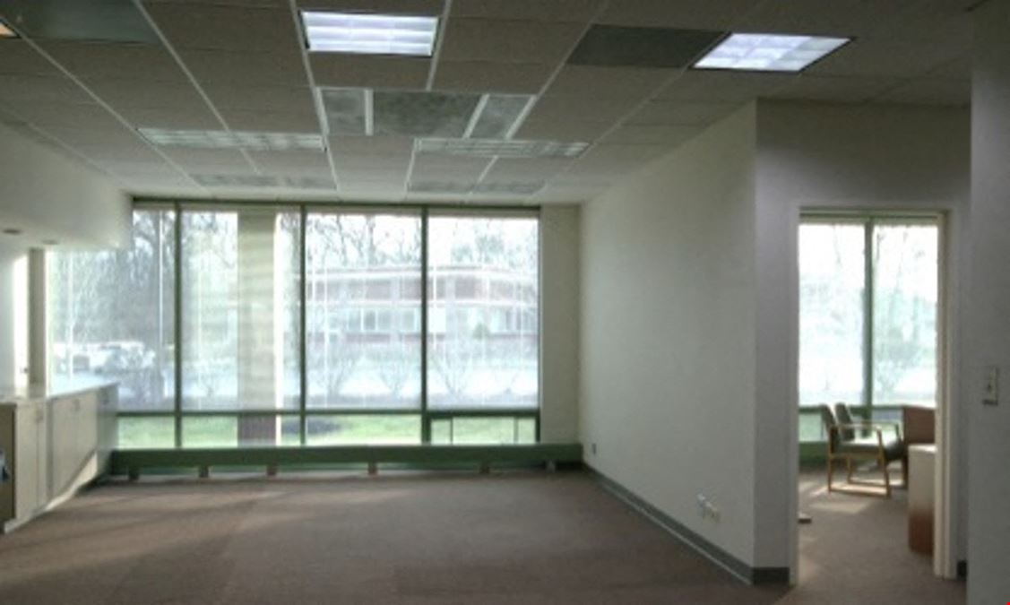 10 Centre Dr
