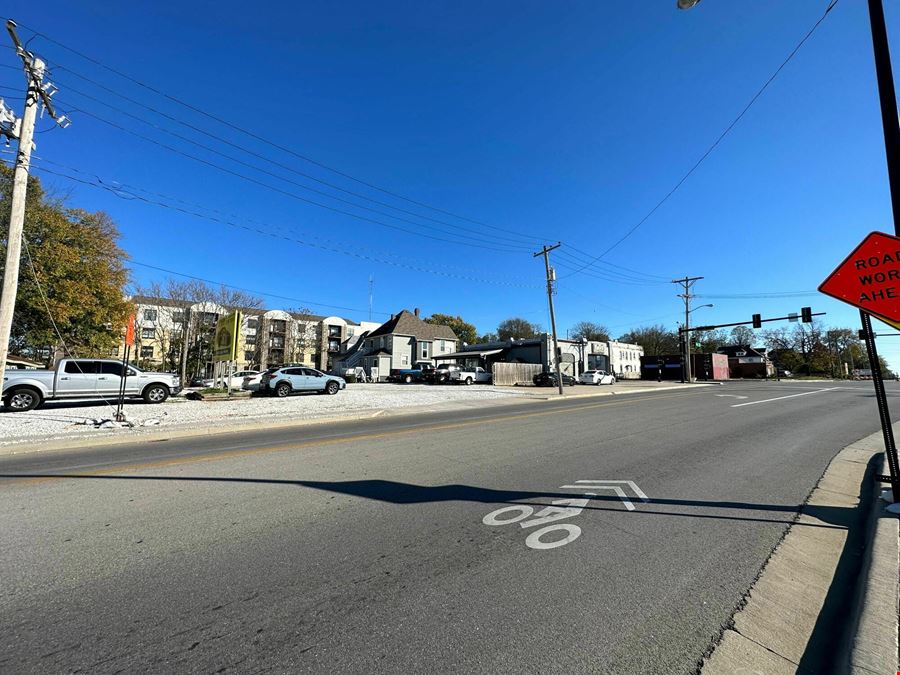 REDUCED $100,000 - 1,854 SF Retail Building For Sale GAP A on Grant & Walnut