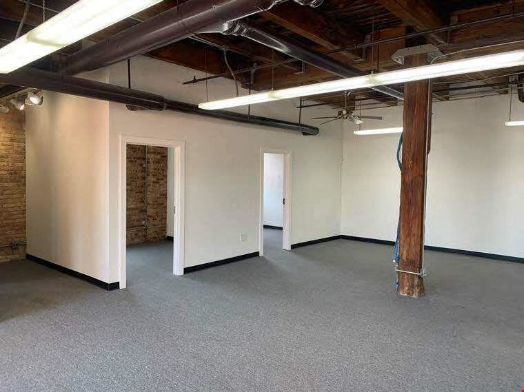 1229 N North Branch Street Suite 218 For Lease