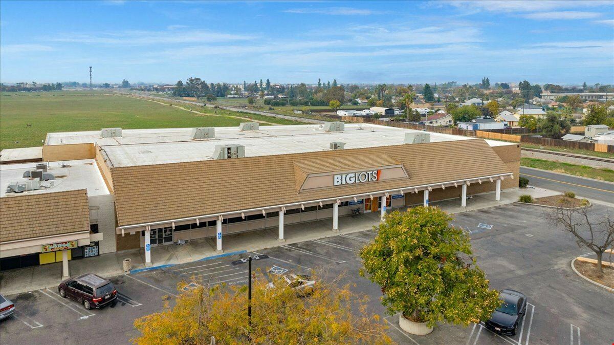 Prime Hanford Shopping Outlet Anchor Building