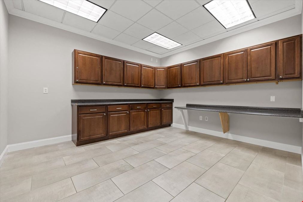 East Brainerd Office Suite 7 Private Offices 