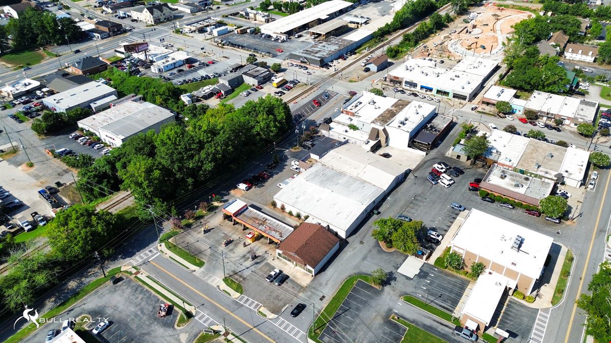 Warehouse/Showroom with Retail Frontage | ±7,554 SF | For Lease