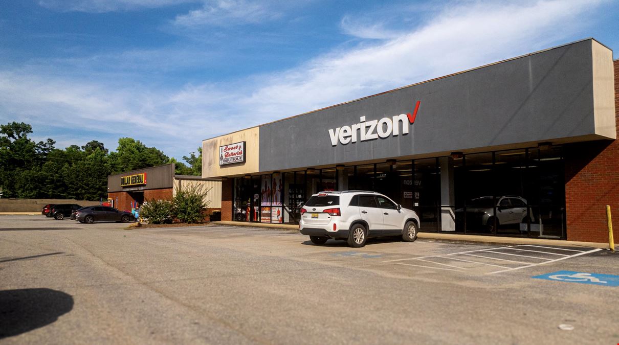 Dollar General and Verizon Strip Center