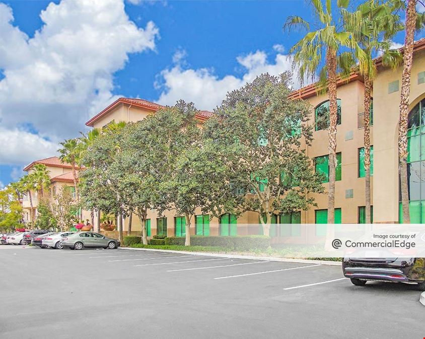 Riverside Gateway - 3550 Vine Street