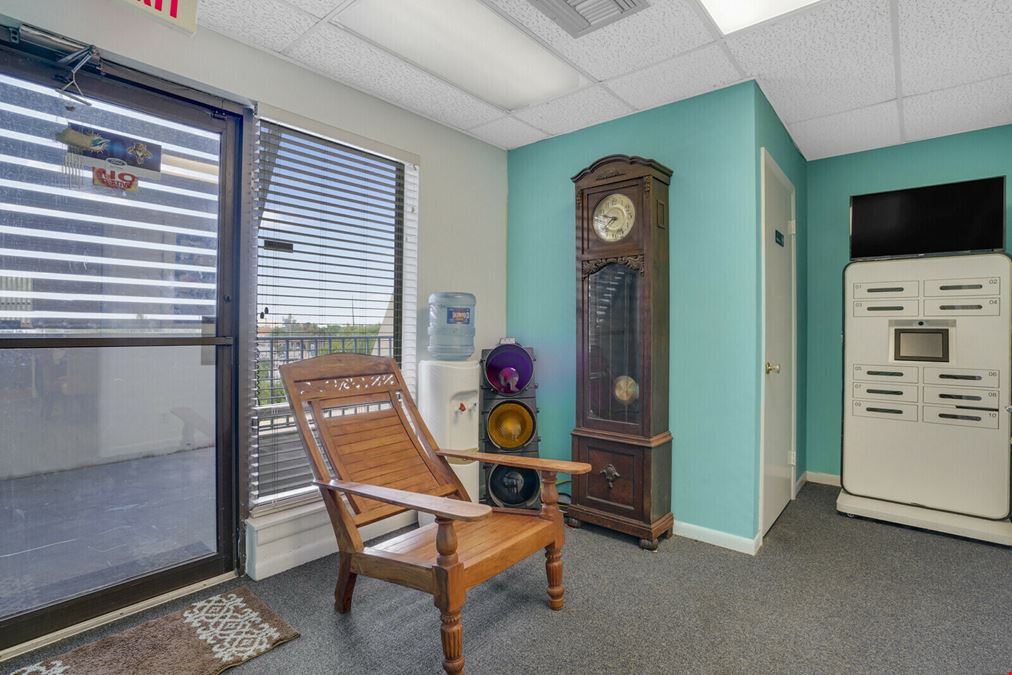 First Financial Plaza: Office Condo #404 for Sale