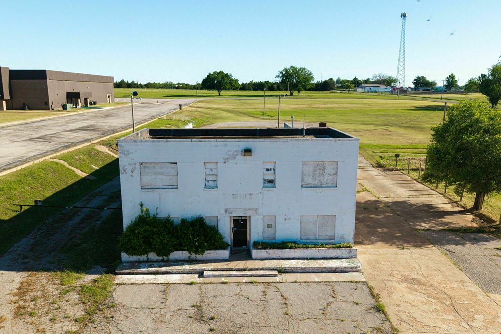 Willie Wilson Building + 4 Acres