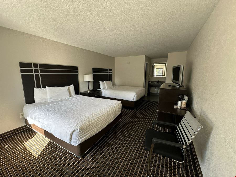 Clarion Inn & Suites Kissimmee-Lake Buena Vista South