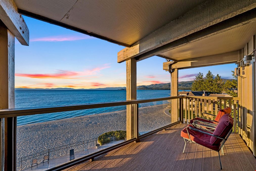 Lakeshore Lodge