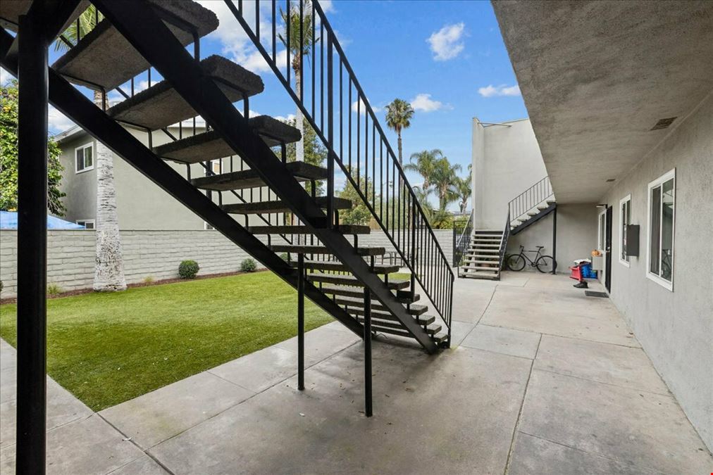 Whiting Avenue Courtyard Apartments