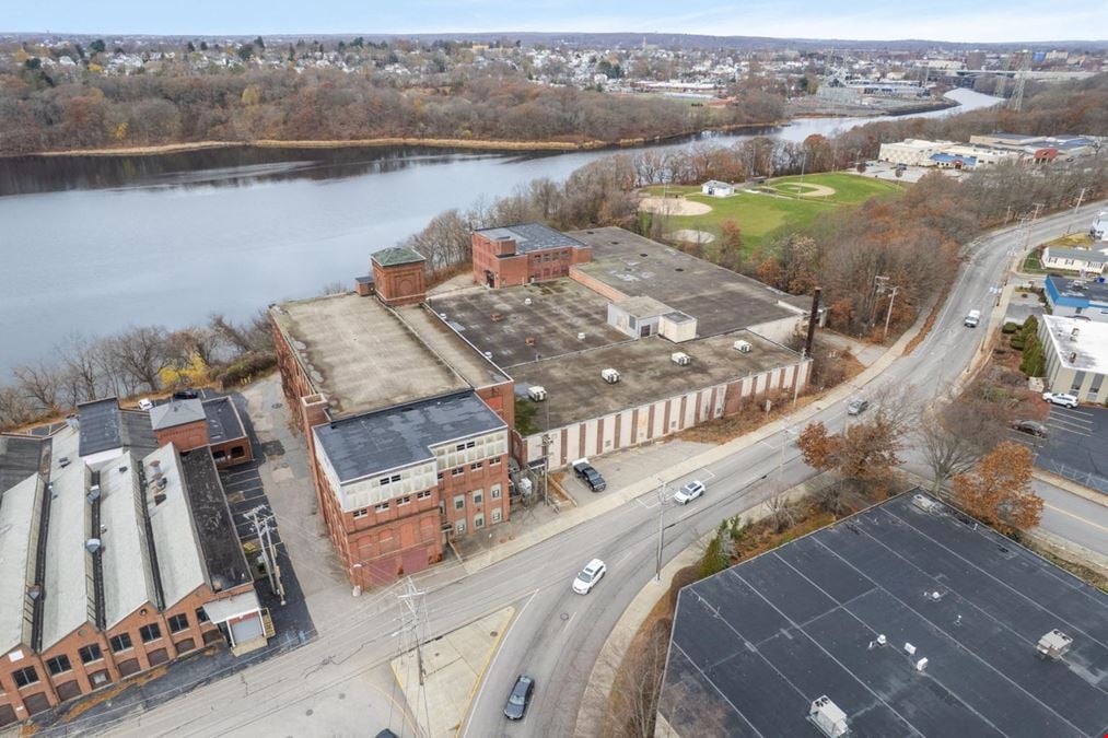 721 - 727 School St Pawtucket, RI 02860