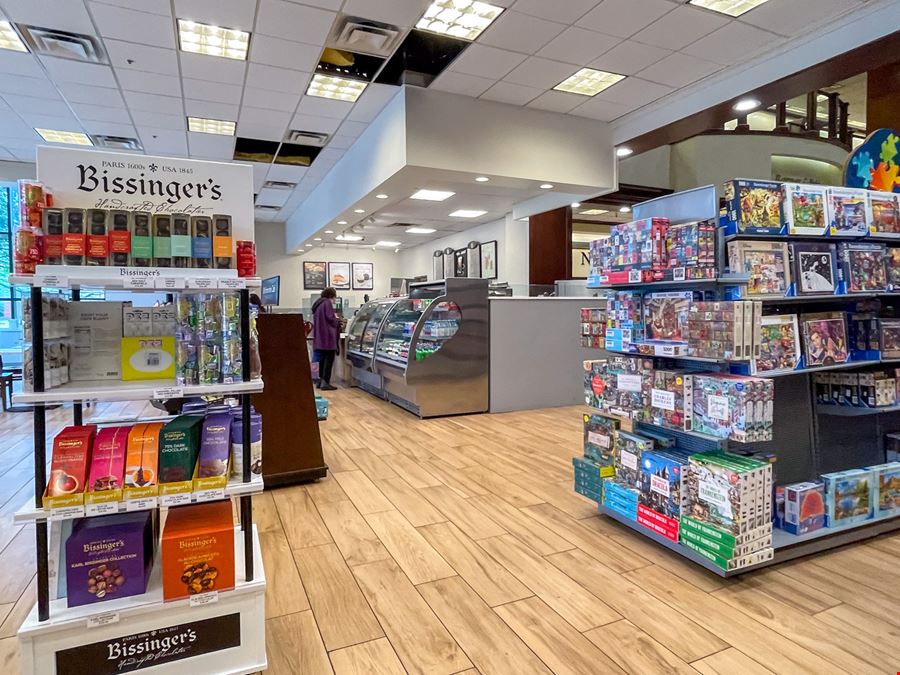 Standalone Big-Box Retail with Interstate Visibility