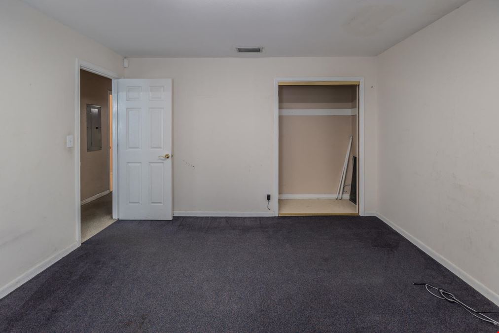5861 Timuquana Rd, Jacksonville, FL 32210