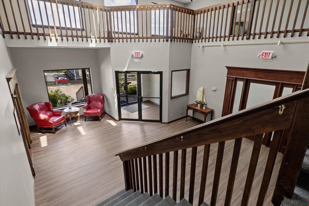 2 Executive Suites 