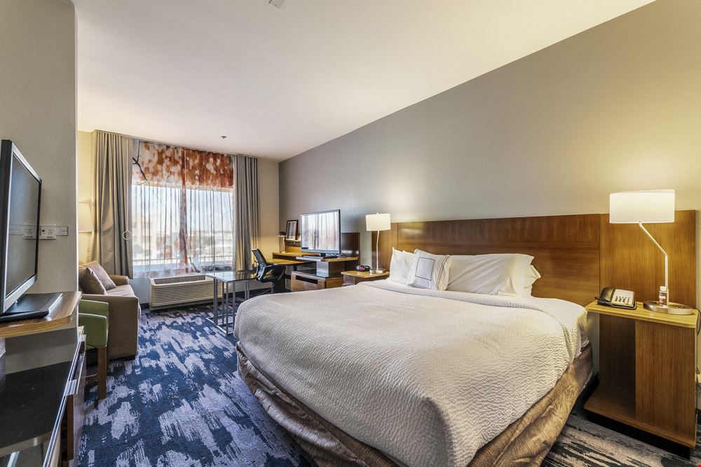 Fairfield Inn & Suites Fort Worth I-30 West Near NAS JRB