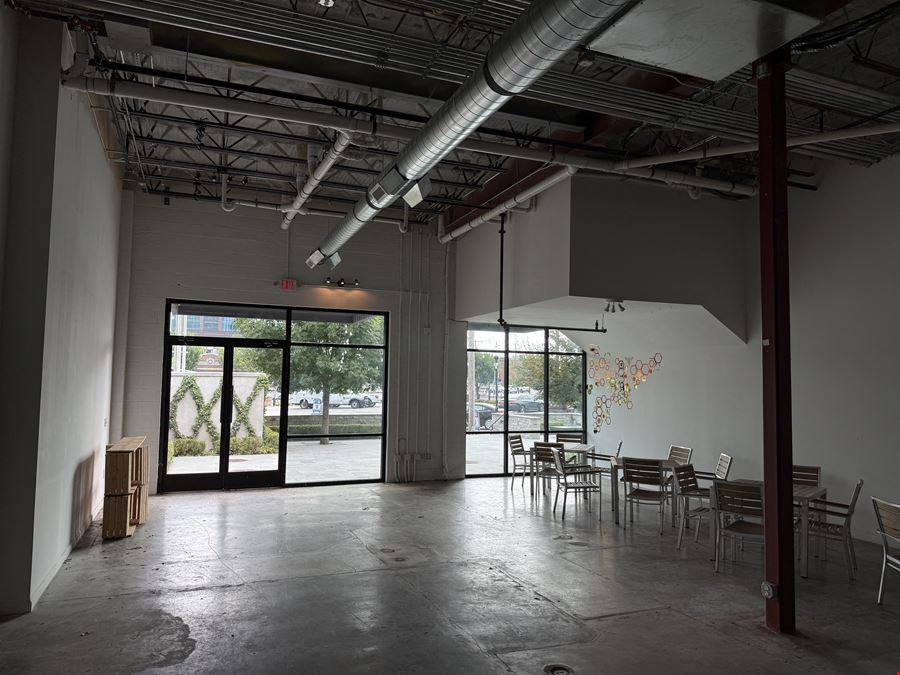 201 E 2nd St - Mixed Use
