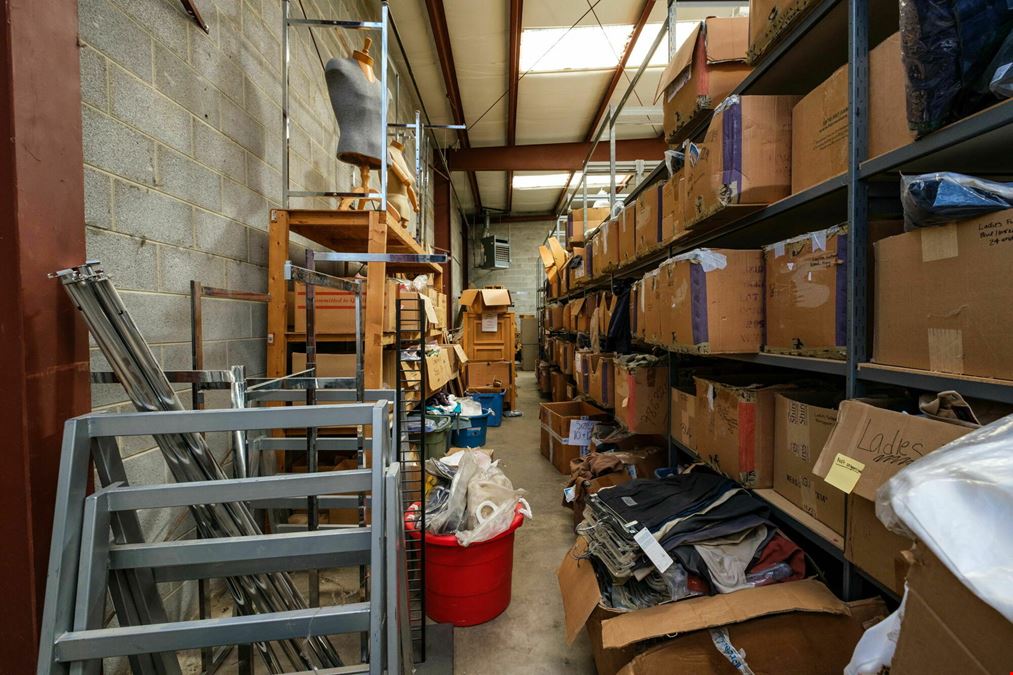 WAREHOUSE SPACE IN DOWNTOWN BROADWAY FOR LEASE