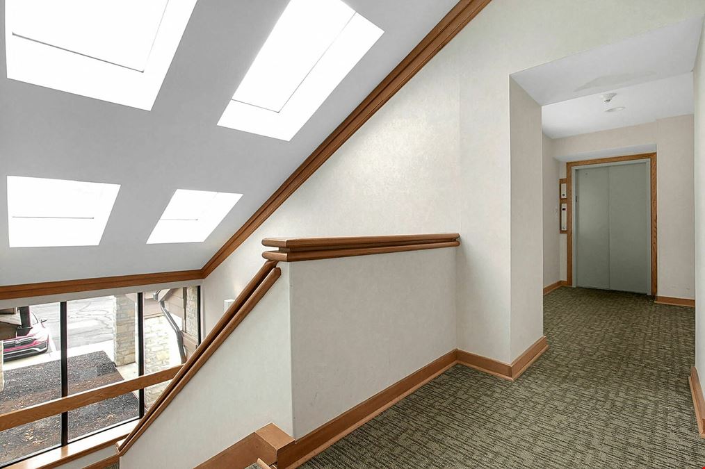 8080 Ravines Edge Ct
