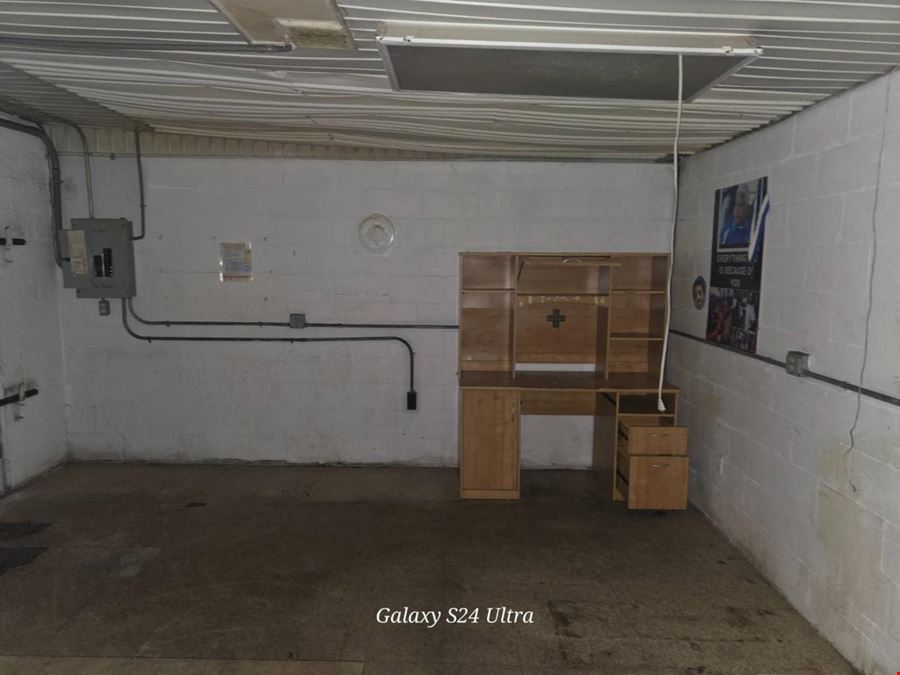 1411 Roseland Ave
