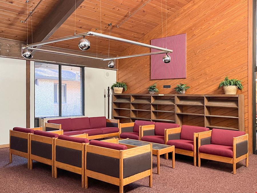 First-Class Training Facility on ±77.01 Acres