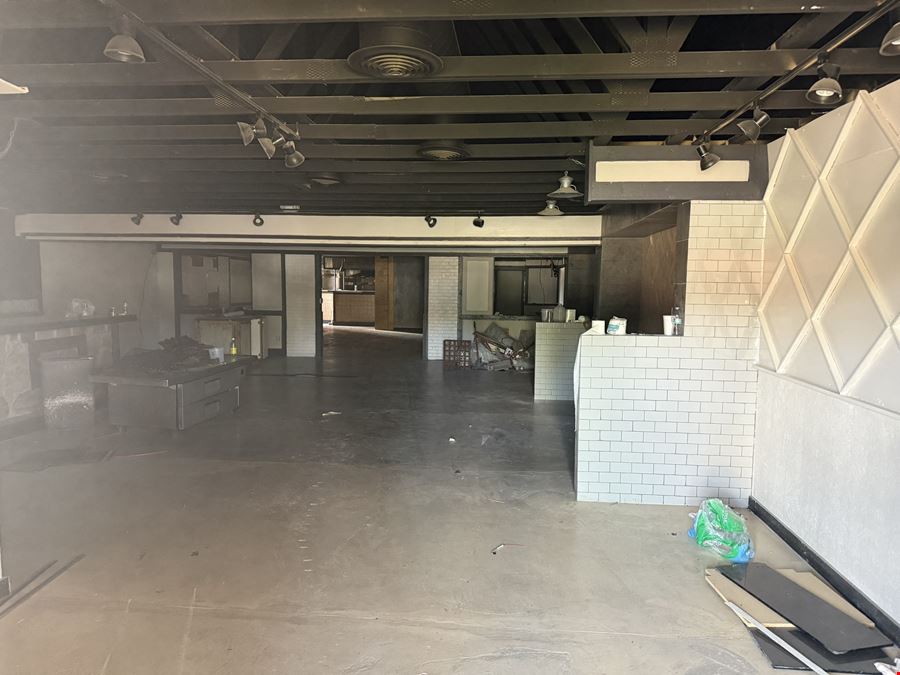 FULL SERVICE RESTAURANT ON GLENSTONE