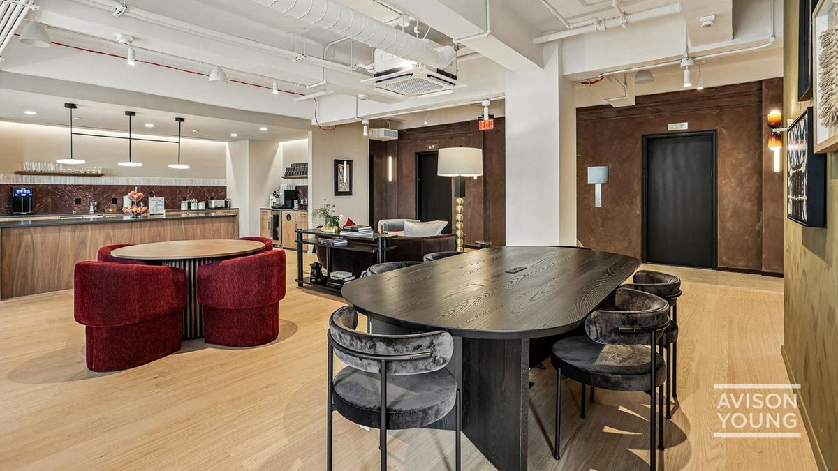 386 Park Ave South