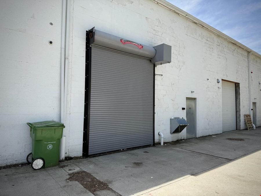 High Bay Warehouse with Overhead Door Access